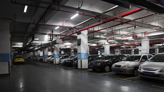 城市小區(qū)地下停車場的收費(fèi)權(quán) 物業(yè)公司能否隨意定價(jià)？